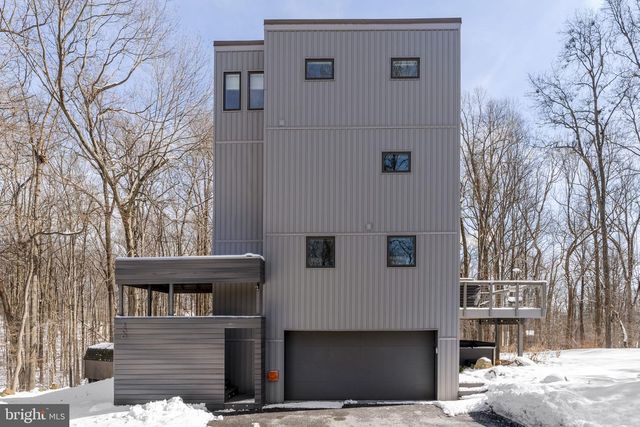 800 GARRISTON RD, Lewisberry, PA 17339