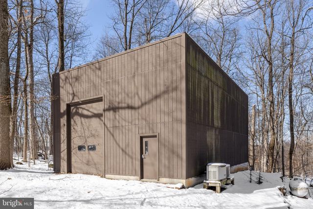 800 GARRISTON RD, Lewisberry, PA 17339