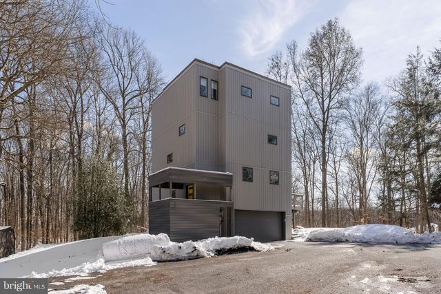 800 GARRISTON RD, Lewisberry, PA 17339