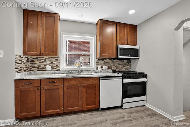 21726 Gregory Street, Dearborn, MI 48124