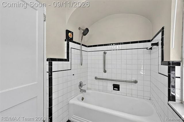 21726 Gregory Street, Dearborn, MI 48124
