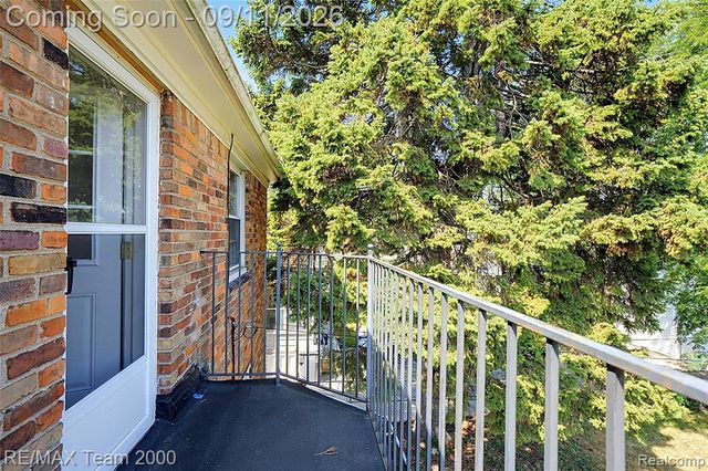 21726 Gregory Street, Dearborn, MI 48124