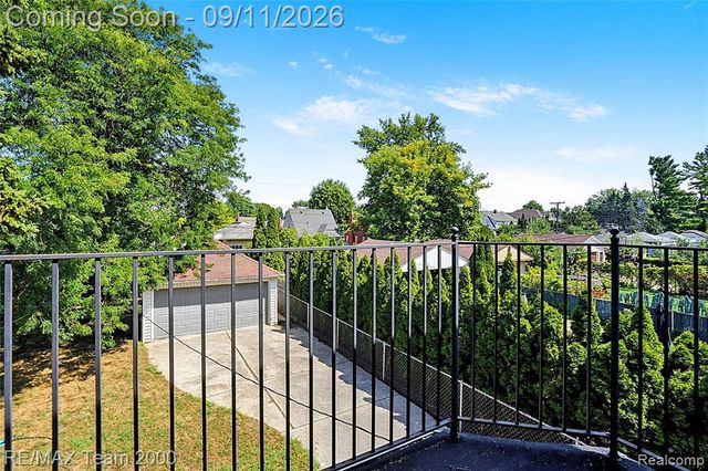 21726 Gregory Street, Dearborn, MI 48124