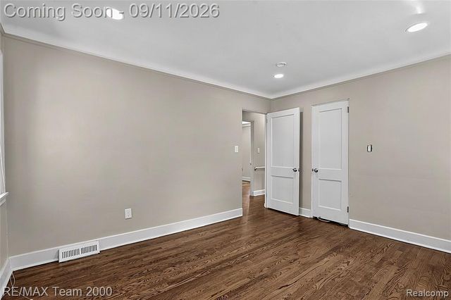 21726 Gregory Street, Dearborn, MI 48124