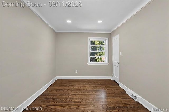 21726 Gregory Street, Dearborn, MI 48124