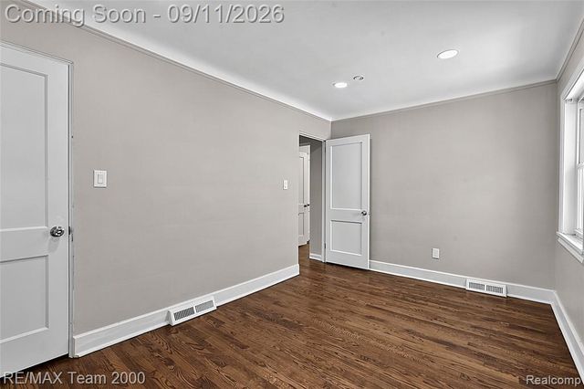 21726 Gregory Street, Dearborn, MI 48124