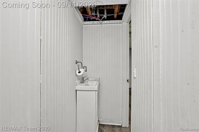 21726 Gregory Street, Dearborn, MI 48124