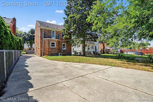 21726 Gregory Street, Dearborn, MI 48124