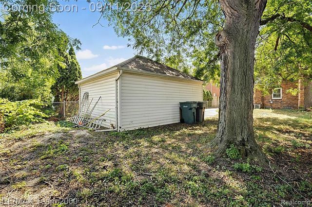 21726 Gregory Street, Dearborn, MI 48124