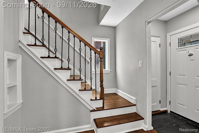 21726 Gregory Street, Dearborn, MI 48124