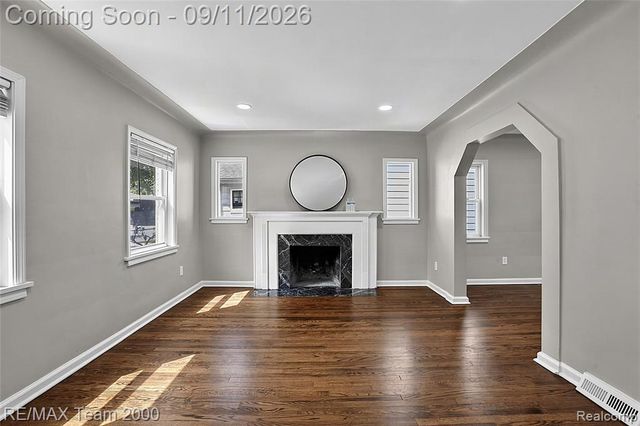 21726 Gregory Street, Dearborn, MI 48124