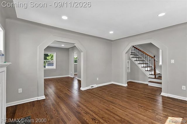 21726 Gregory Street, Dearborn, MI 48124
