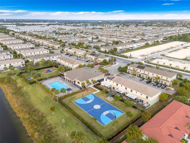 533 NE 5th Place, Florida City, FL 33034
