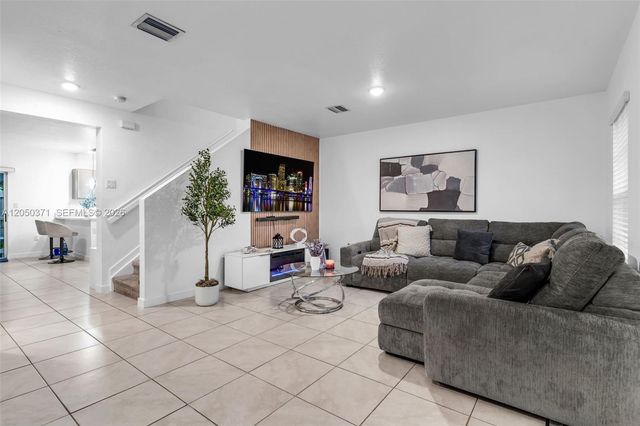 533 NE 5th Place, Florida City, FL 33034