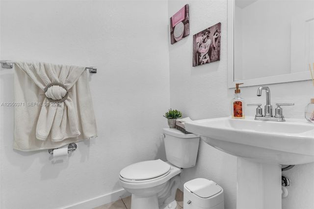 533 NE 5th Place, Florida City, FL 33034
