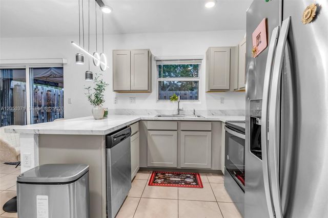 533 NE 5th Place, Florida City, FL 33034