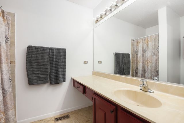 340 Homewood Drive, Bolingbrook, IL 60440
