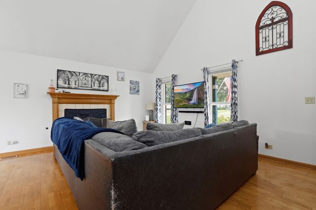 340 Homewood Drive, Bolingbrook, IL 60440