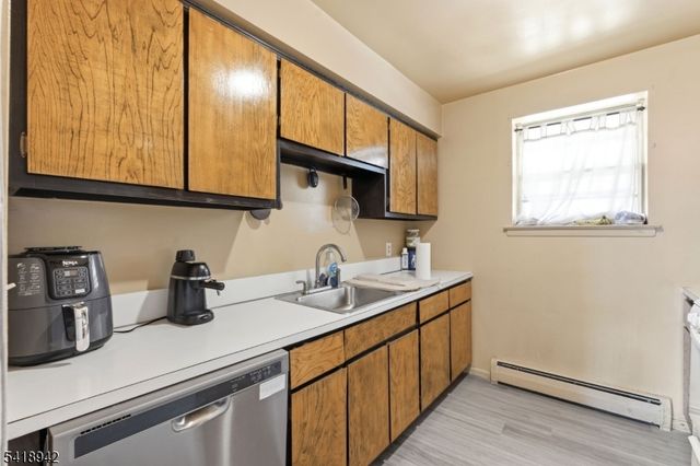 45 Wilfred St, West Orange Twp., NJ 07052
