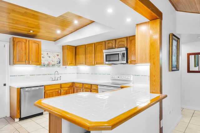 13 Bass Avenue, Key Largo, FL 33037