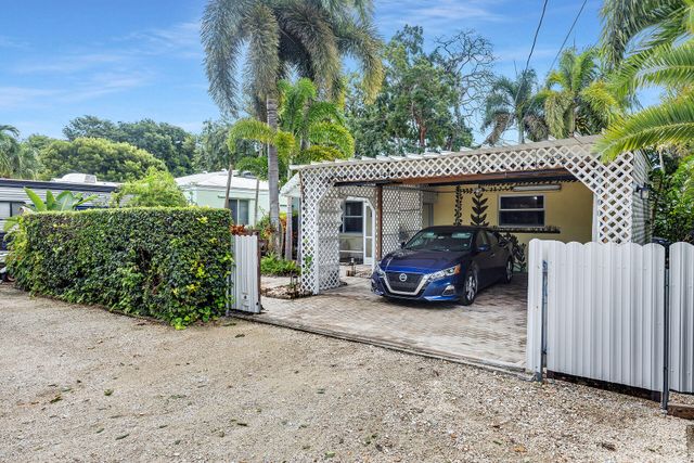 13 Bass Avenue, Key Largo, FL 33037