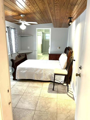 13 Bass Avenue, Key Largo, FL 33037