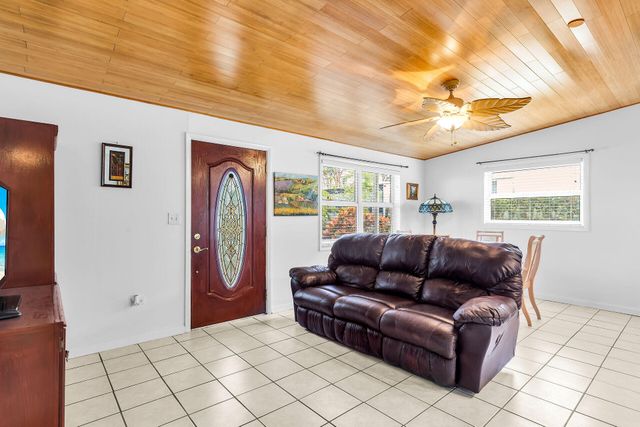 13 Bass Avenue, Key Largo, FL 33037