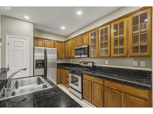 1011 Sw 18TH Way, Troutdale, OR 97060