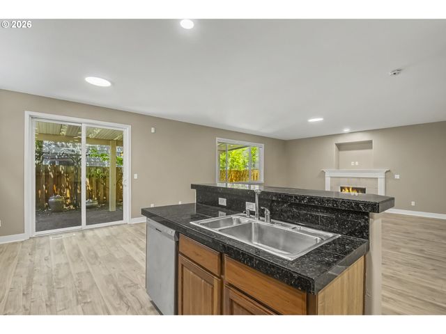 1011 Sw 18TH Way, Troutdale, OR 97060