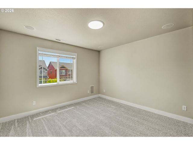 1011 Sw 18TH Way, Troutdale, OR 97060