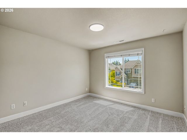1011 Sw 18TH Way, Troutdale, OR 97060
