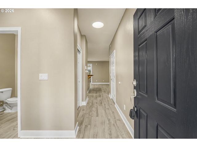 1011 Sw 18TH Way, Troutdale, OR 97060
