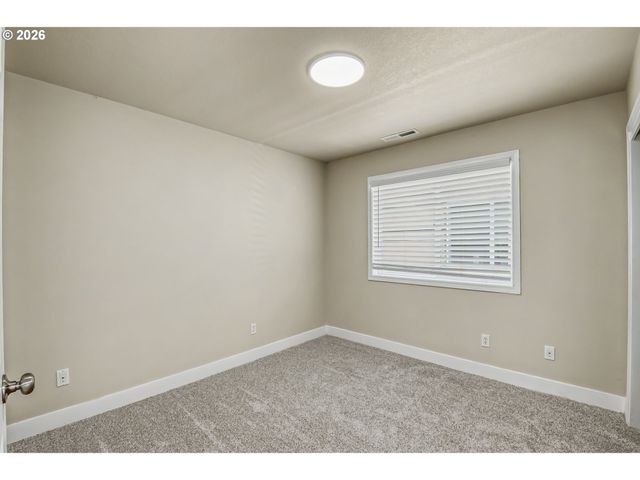1011 Sw 18TH Way, Troutdale, OR 97060
