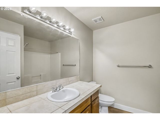 1011 Sw 18TH Way, Troutdale, OR 97060