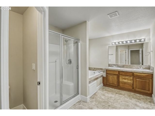 1011 Sw 18TH Way, Troutdale, OR 97060
