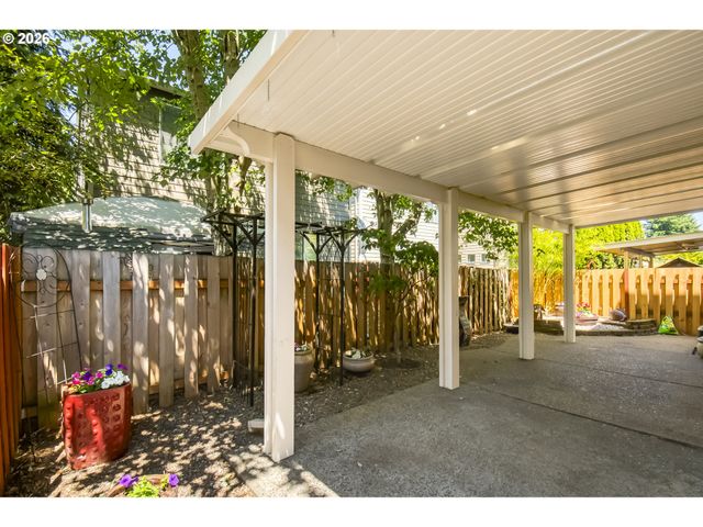 1011 Sw 18TH Way, Troutdale, OR 97060