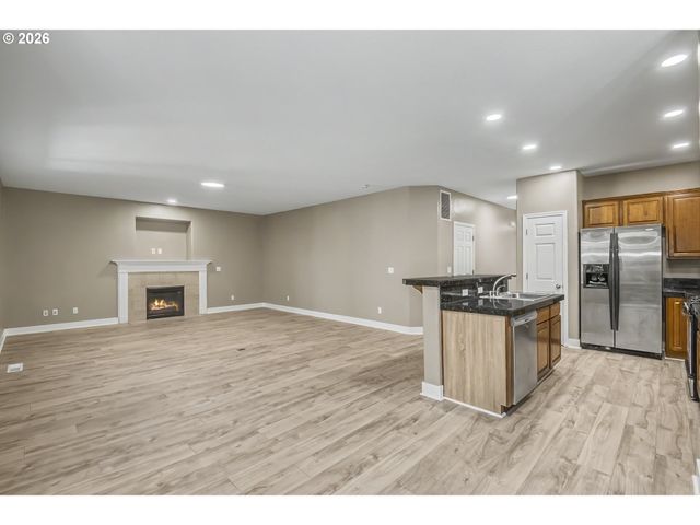 1011 Sw 18TH Way, Troutdale, OR 97060