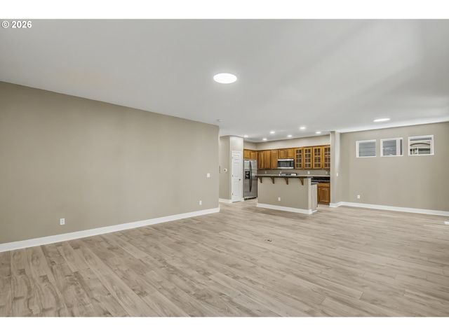 1011 Sw 18TH Way, Troutdale, OR 97060