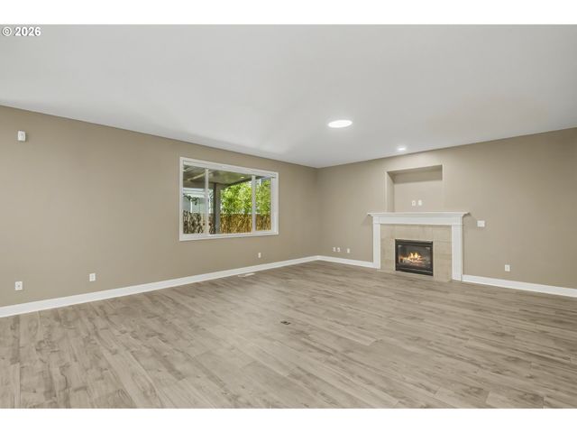 1011 Sw 18TH Way, Troutdale, OR 97060