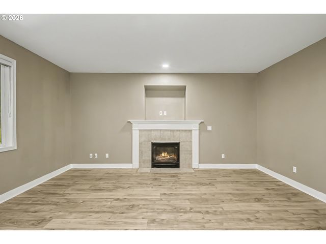 1011 Sw 18TH Way, Troutdale, OR 97060