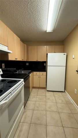 7210 NW 179th St 105, Hialeah, FL 33015