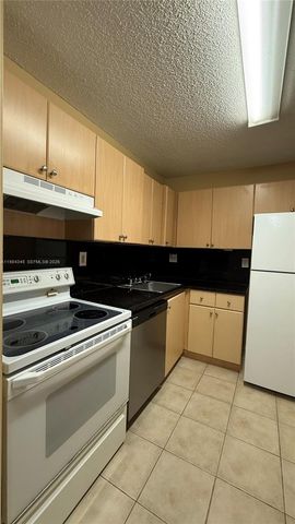 7210 NW 179th St 105, Hialeah, FL 33015