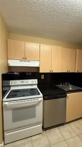 7210 NW 179th St 105, Hialeah, FL 33015