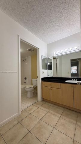 7210 NW 179th St 105, Hialeah, FL 33015