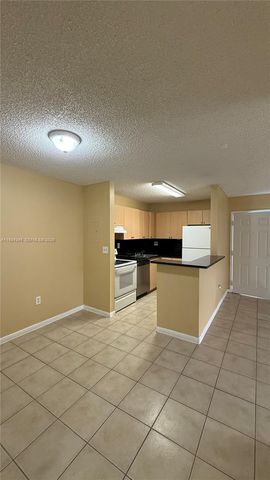 7210 NW 179th St 105, Hialeah, FL 33015