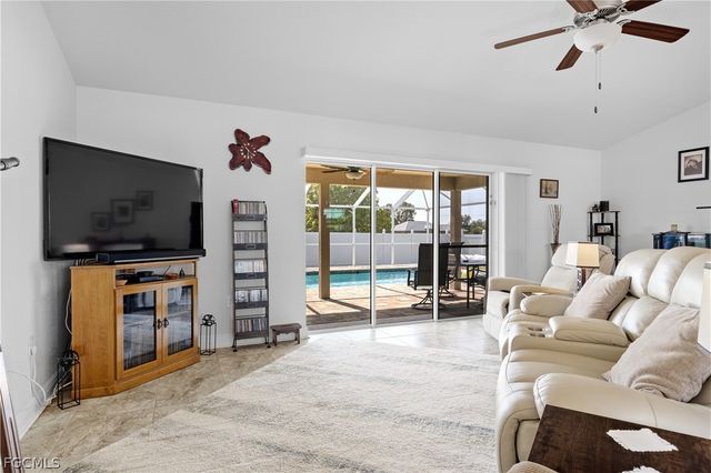 2801 NW 2nd PL, Cape Coral, FL 33993