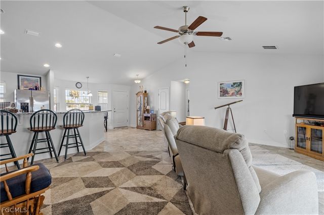 2801 NW 2nd PL, Cape Coral, FL 33993