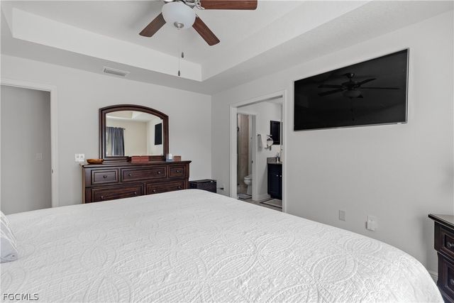 2801 NW 2nd PL, Cape Coral, FL 33993