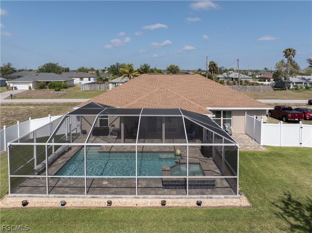 2801 NW 2nd PL, Cape Coral, FL 33993