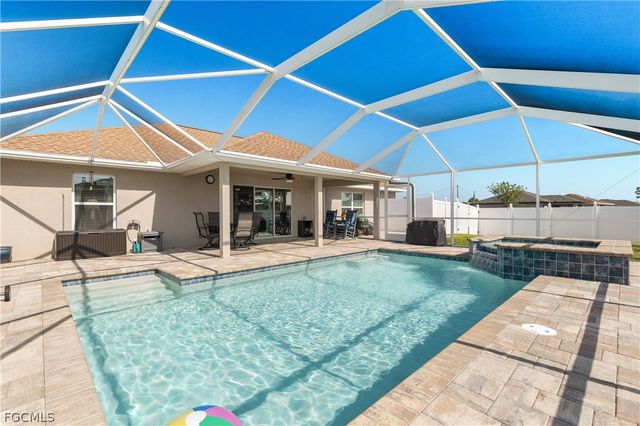 2801 NW 2nd PL, Cape Coral, FL 33993